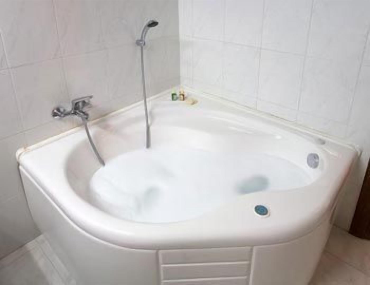 superior room | jetted bathtub