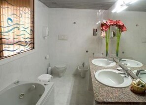 Free toiletries, hair dryer, bidet, towels - Valdenza (Campegine)