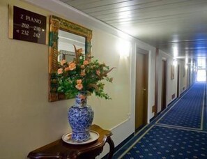 Hallway - Valdenza (Campegine)