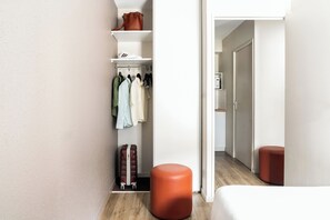 Studiosuite, Mehrere Betten | Schreibtisch, schallisolierte Zimmer, Bügeleisen/Bügelbrett