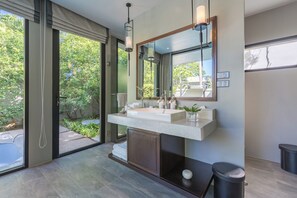Deluxe Villa (Grand) | Bathroom | Designer toiletries, hair dryer, bathrobes, slippers - Aleenta Phuket - Phang Nga - The Leading Hotels of the World (Takua Thung)