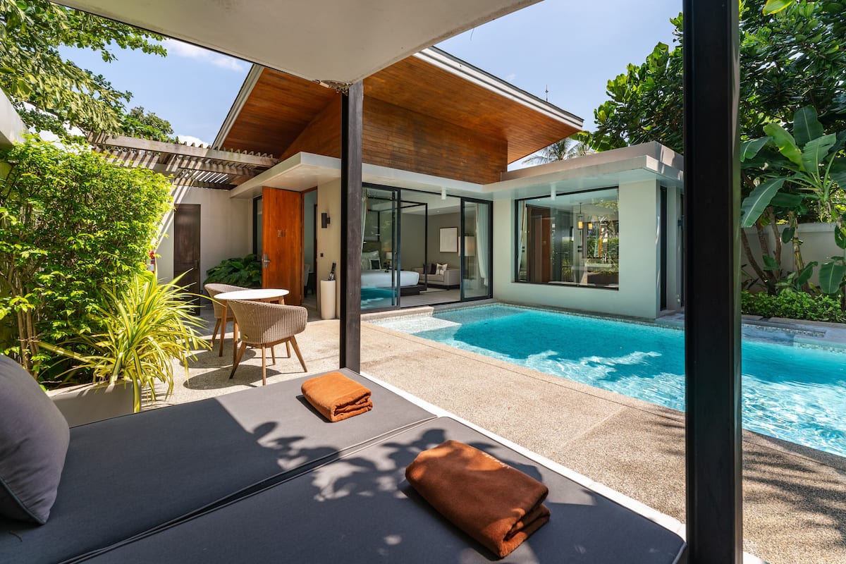 Private pool