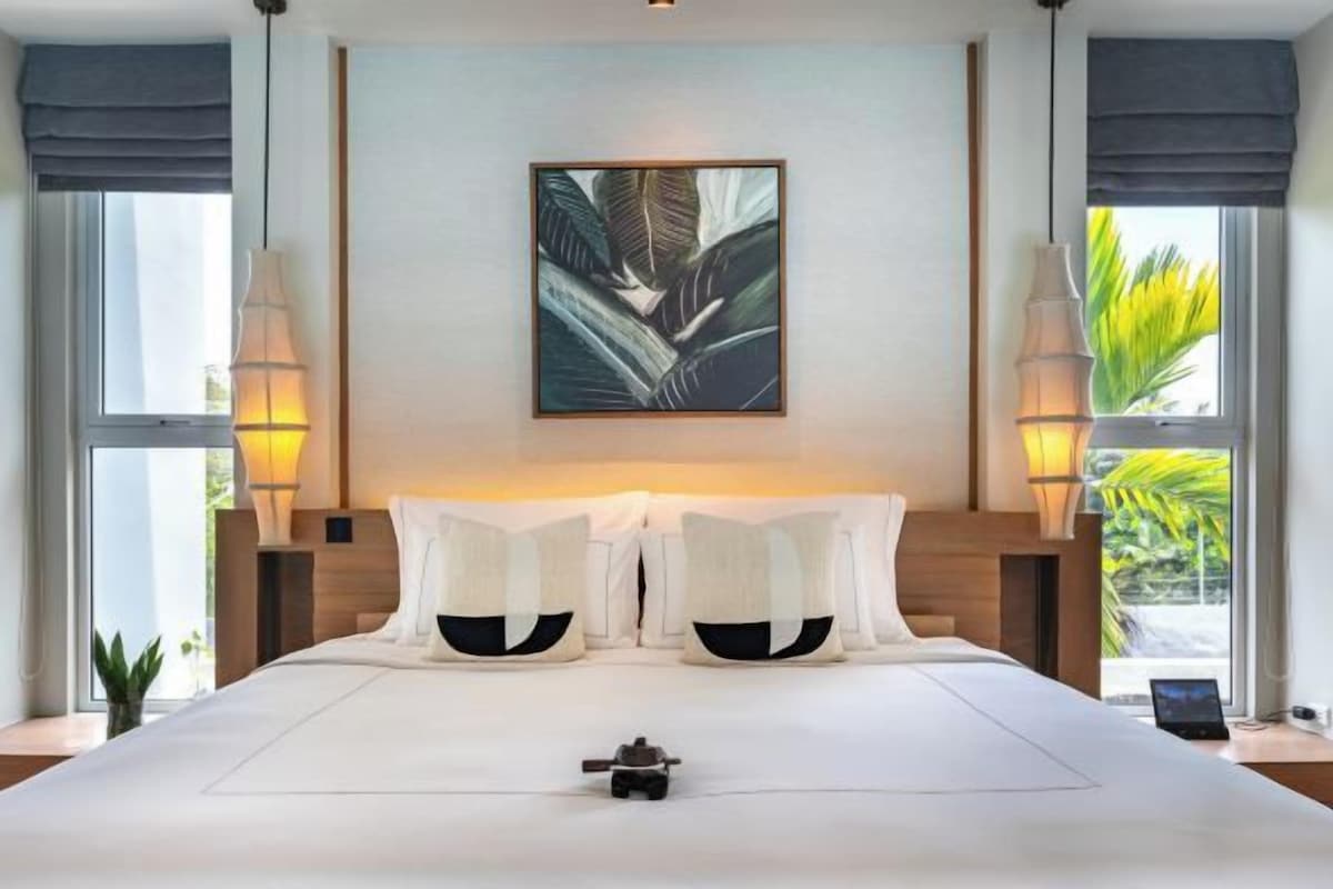 Egyptian cotton sheets, premium bedding, down comforters