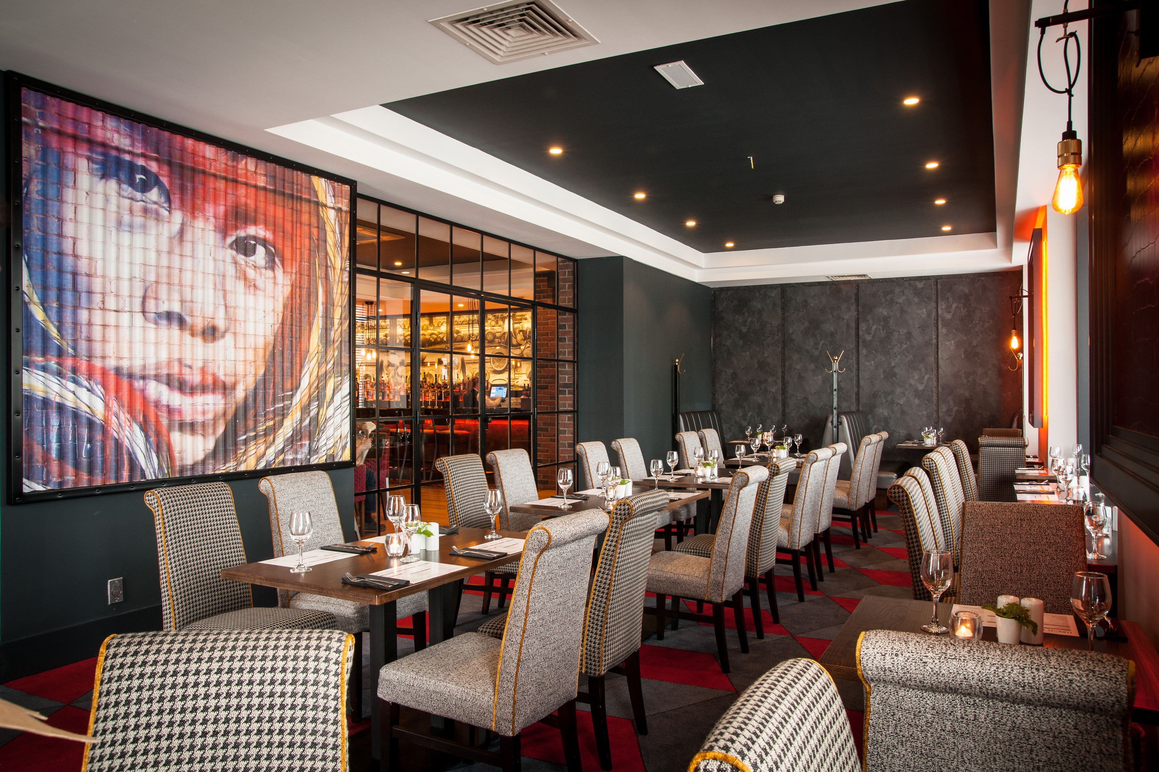 lunch and dinner served