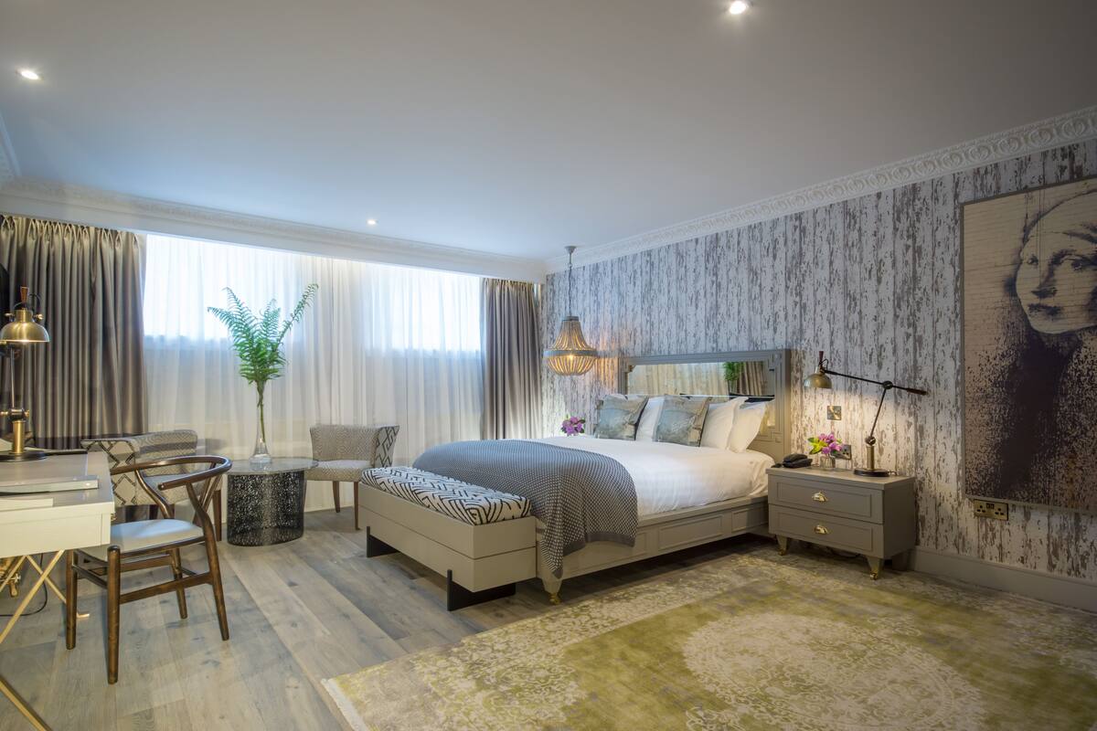 boutique room | 1 bedroom, in-room safe, iron/ironing board, free wifi