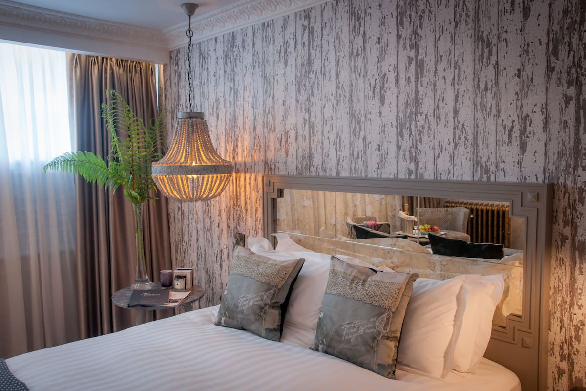 boutique room | 1 bedroom, in-room safe, iron/ironing board, free wifi