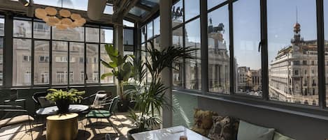 Frukostbuffé varje dag (EUR 16 per person)