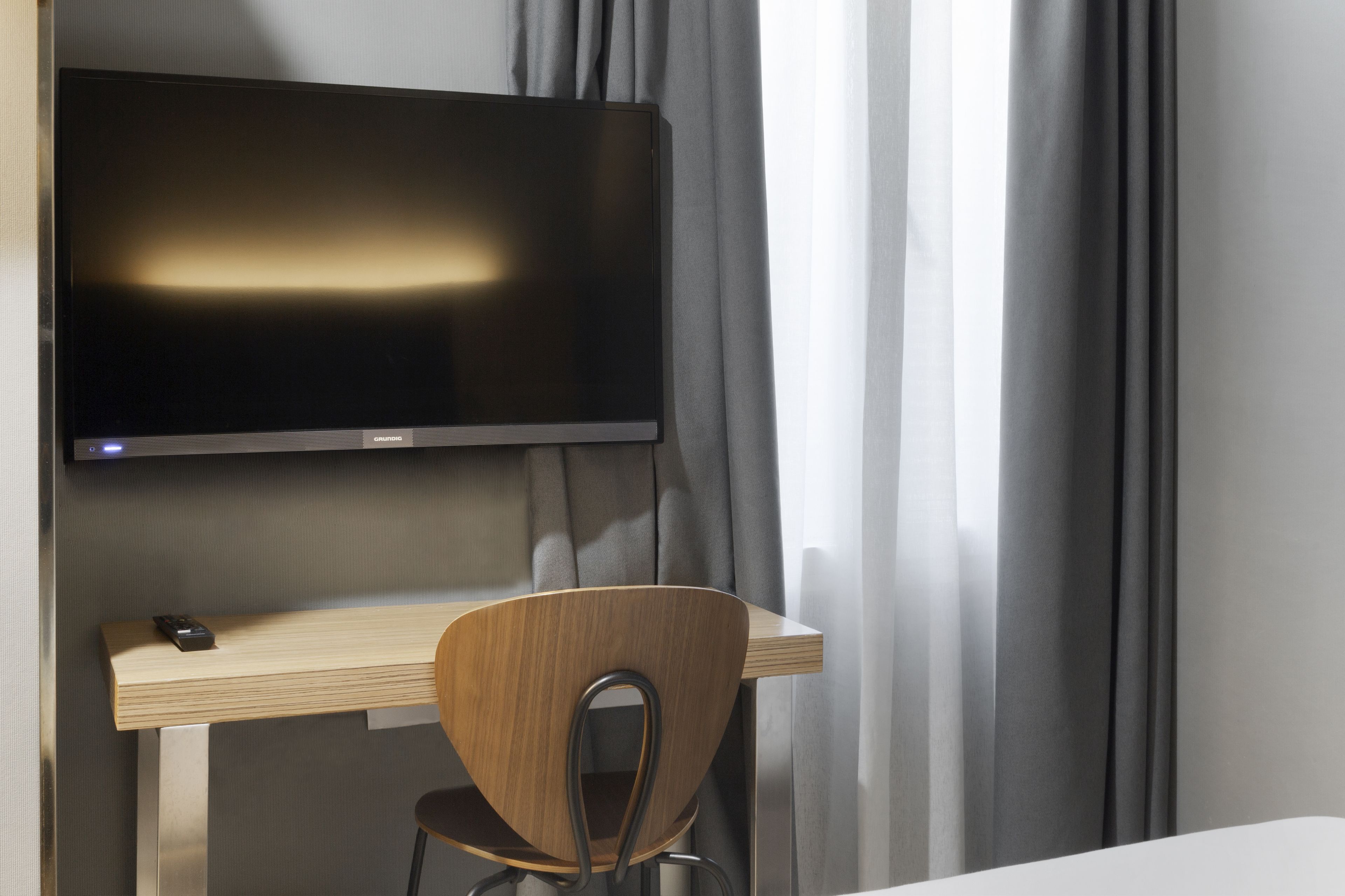 basic double room | minibar, in-room safe, desk, blackout curtains