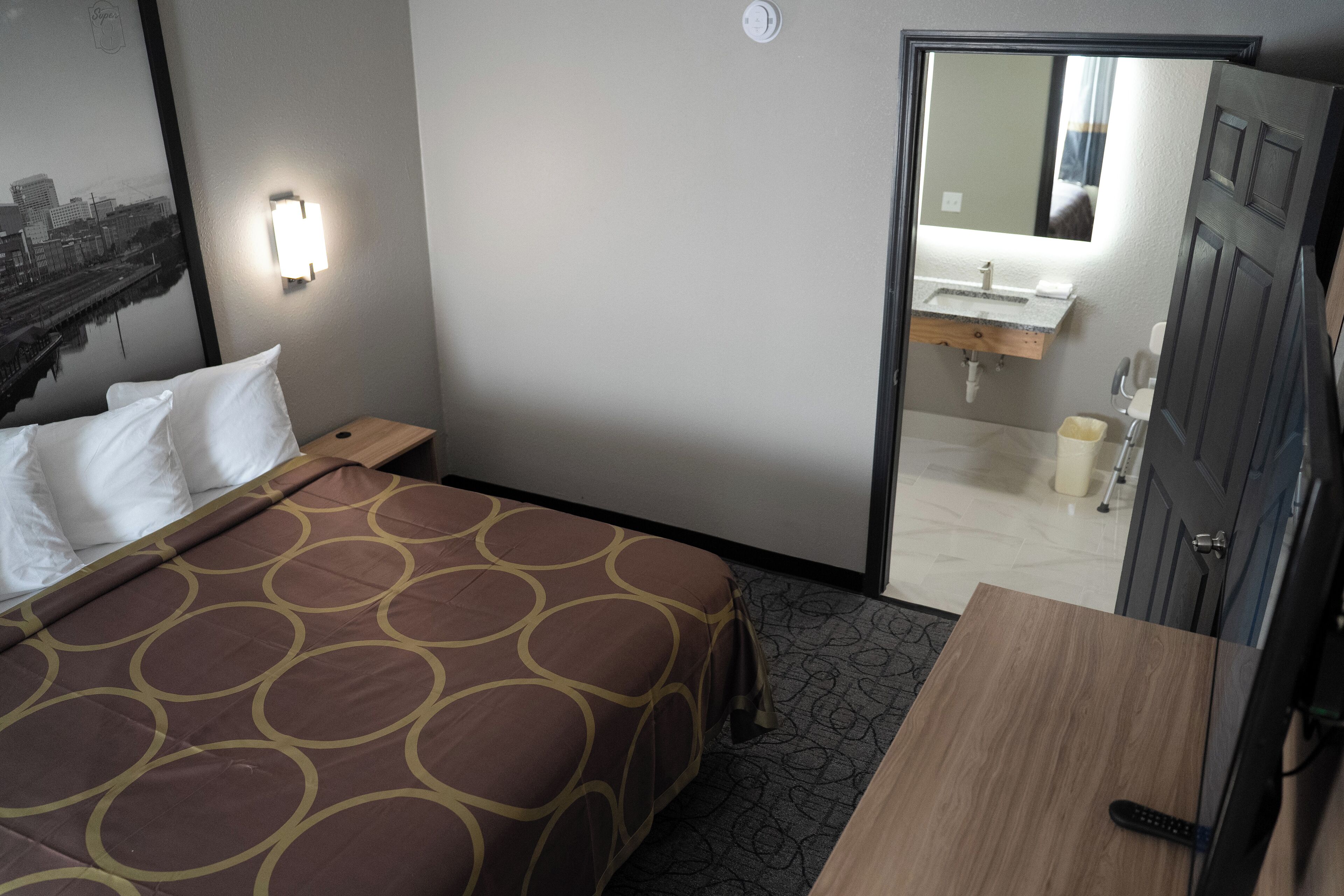 Super 8 by Wyndham Antioch/Nashville South East Reviews, Deals