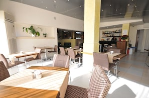 Daily buffet breakfast for a fee - Kings Hotel (Paphos)
