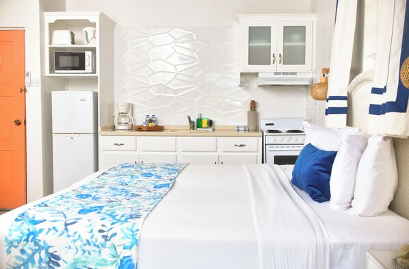 Studio – superior, 1 kingsize-seng, ikke-røyk, tekjøkken | Eget kjøkken | Minikjøleskap, mikrobølgeovn, kaffetrakter/tekoker og vannkoker