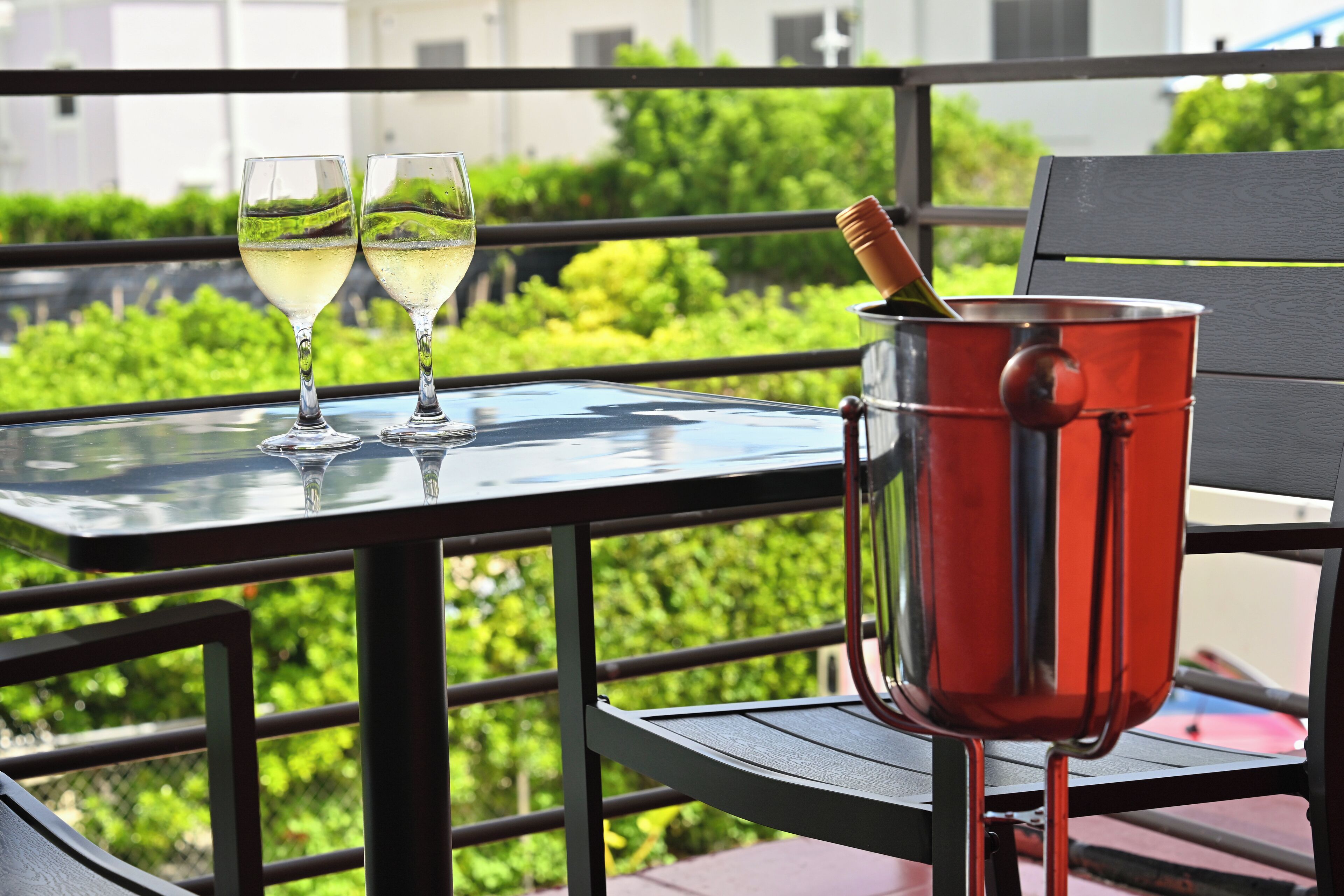 Superior Studio, 1 King Bed, Non Smoking, Kitchenette | Garden view