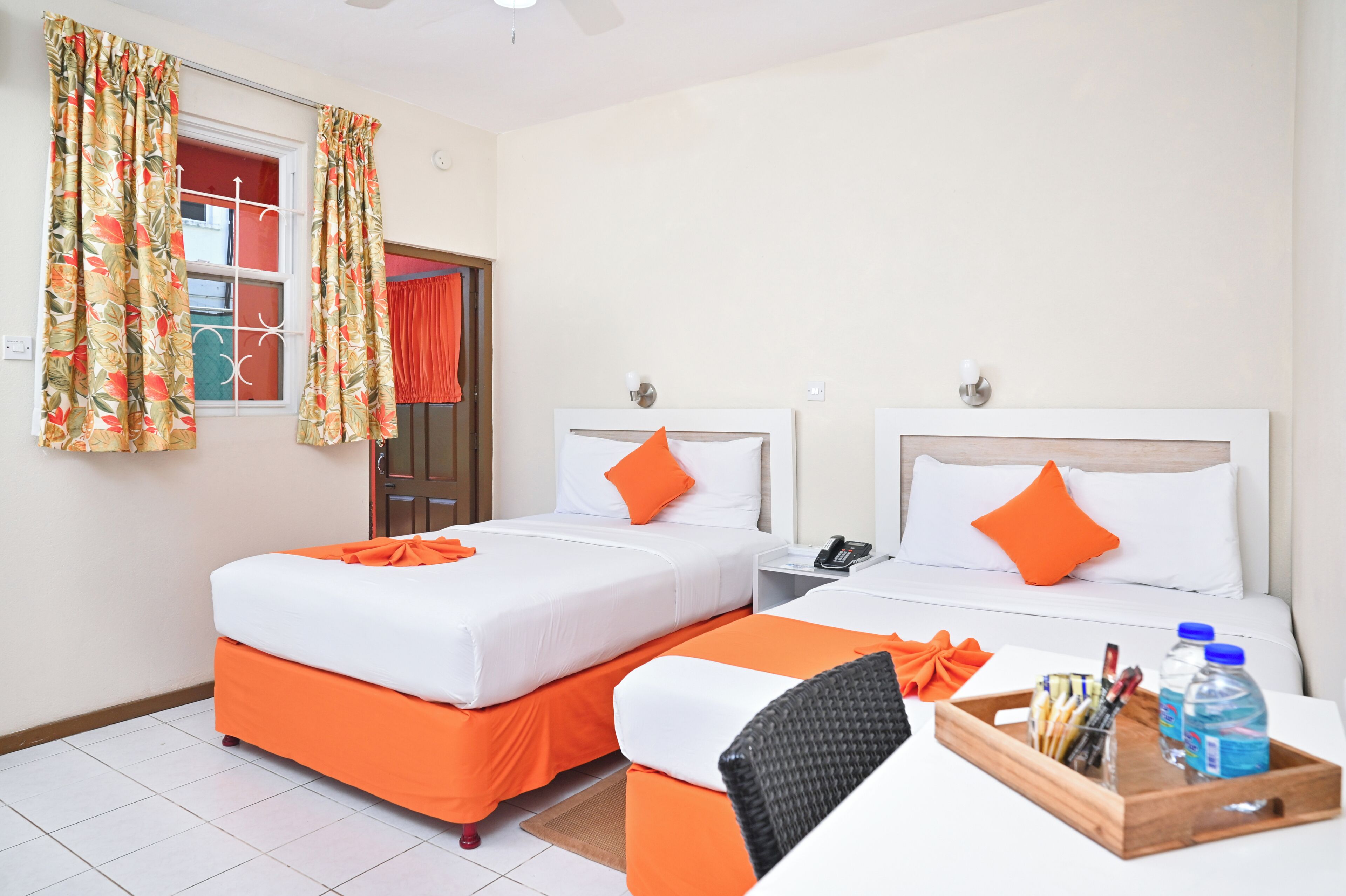 Coffres-forts dans les chambres, bureau