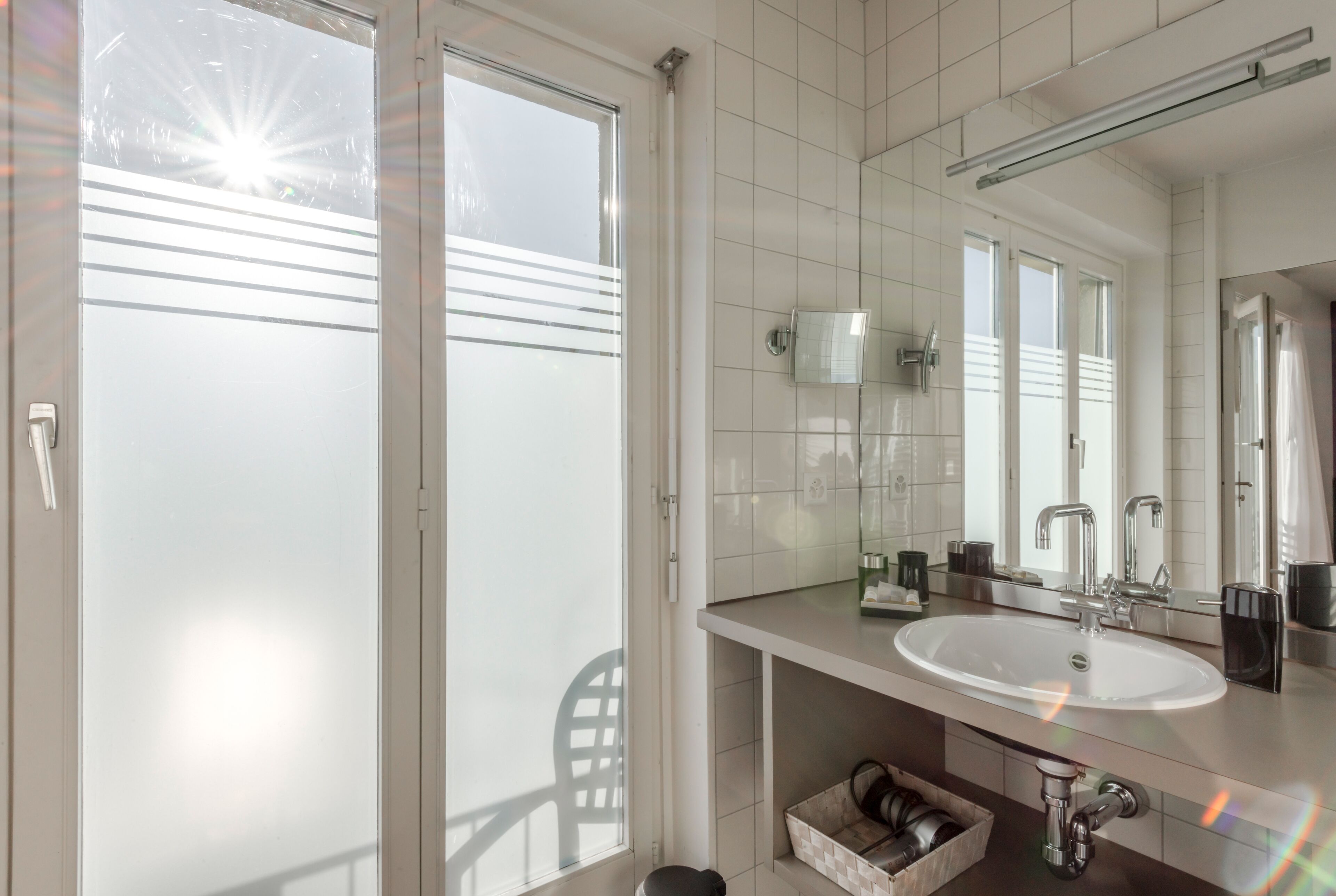 triple room, balcony, river view | bathroom | shower, free toiletries, hair dryer, towels