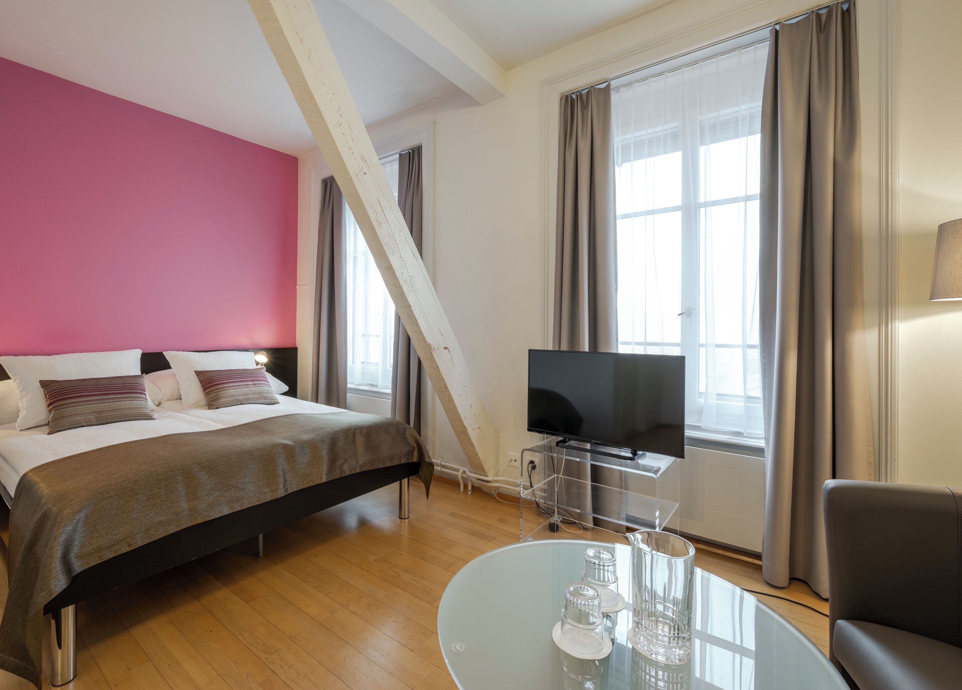 Quadruple Room | In-room safe, desk, iron/ironing board, free cribs/infant beds