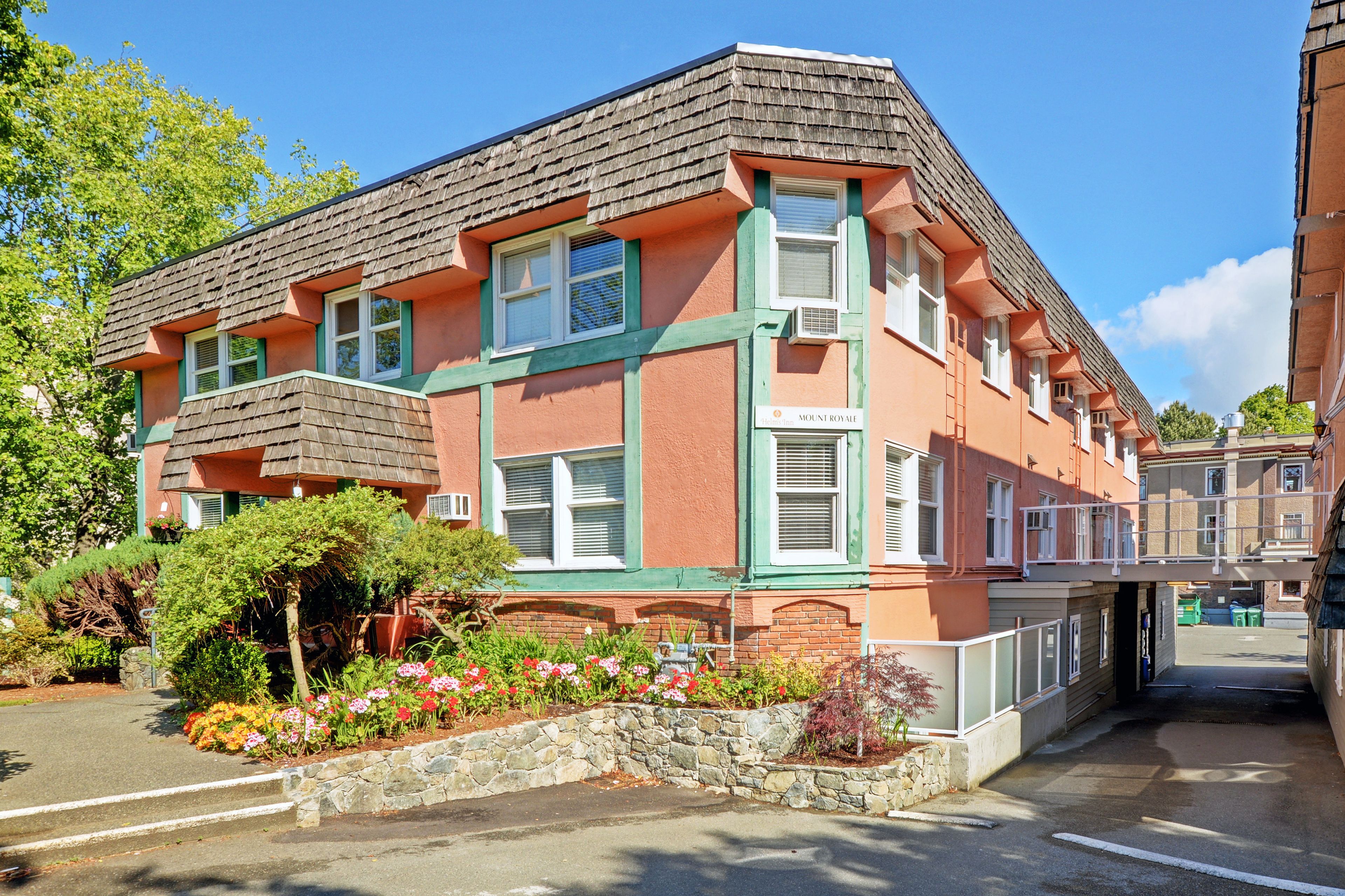 in-room safe, desk, laptop workspace, iron/ironing board