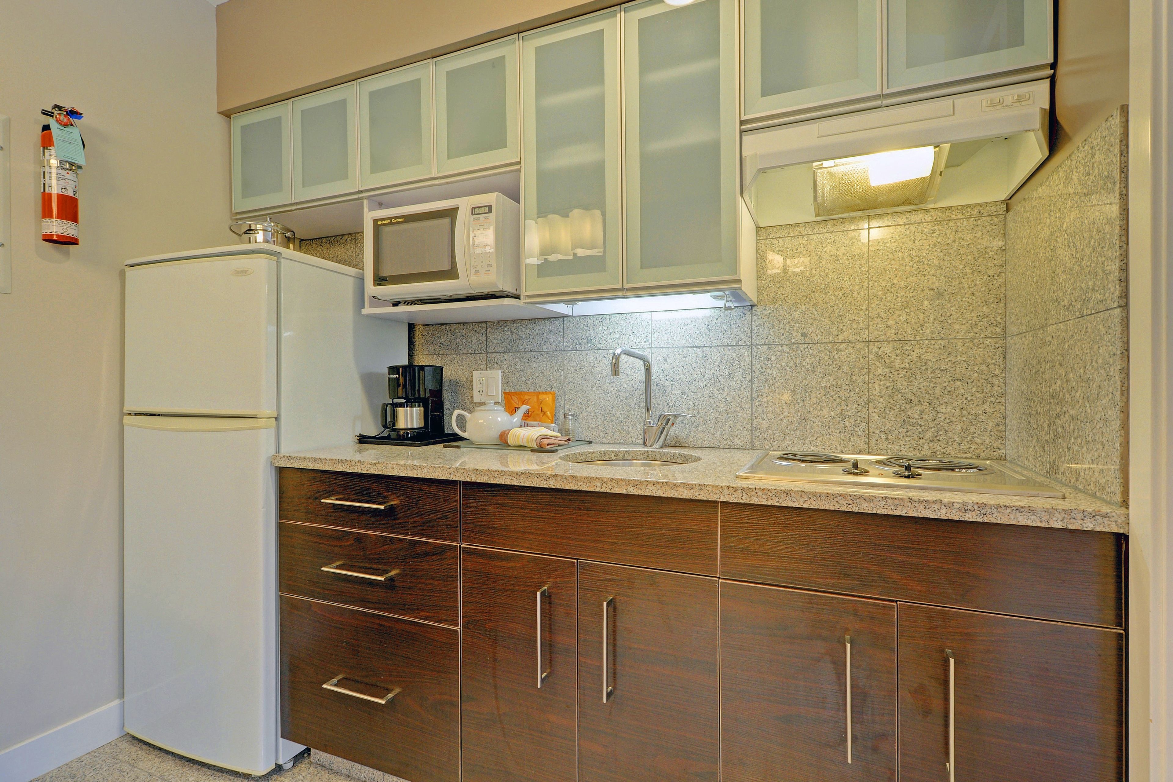 double room | private kitchenette | fridge, microwave, stovetop, coffee/tea maker