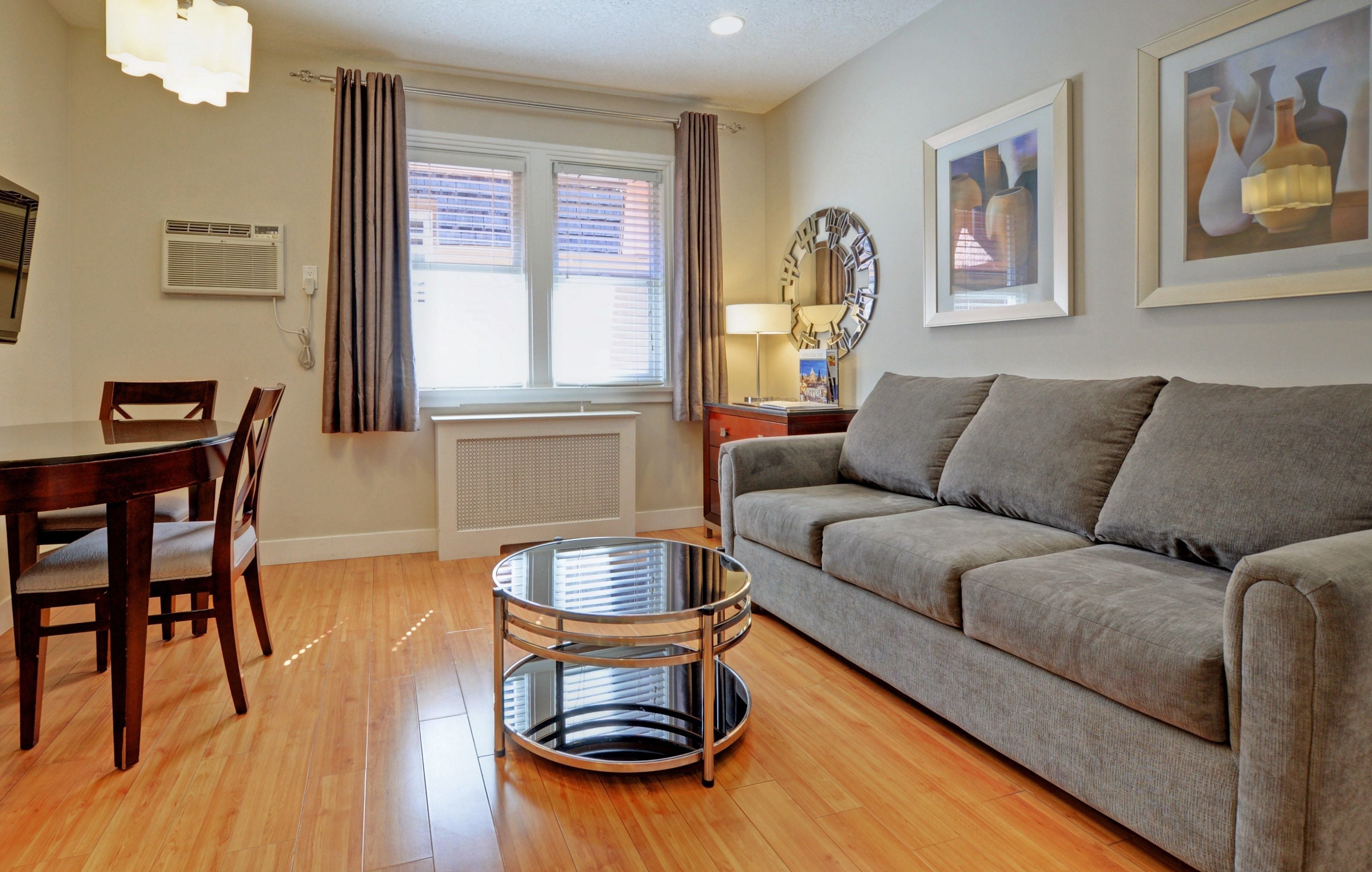 suite, 2 double beds | living area | tv