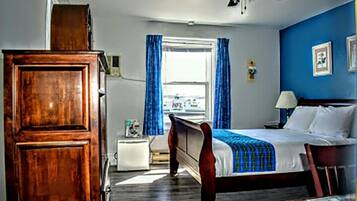 Standardzimmer, 1 Queen-Bett (most with harbour view) | Individuell dekoriert, Schreibtisch, Verdunkelungsvorhänge