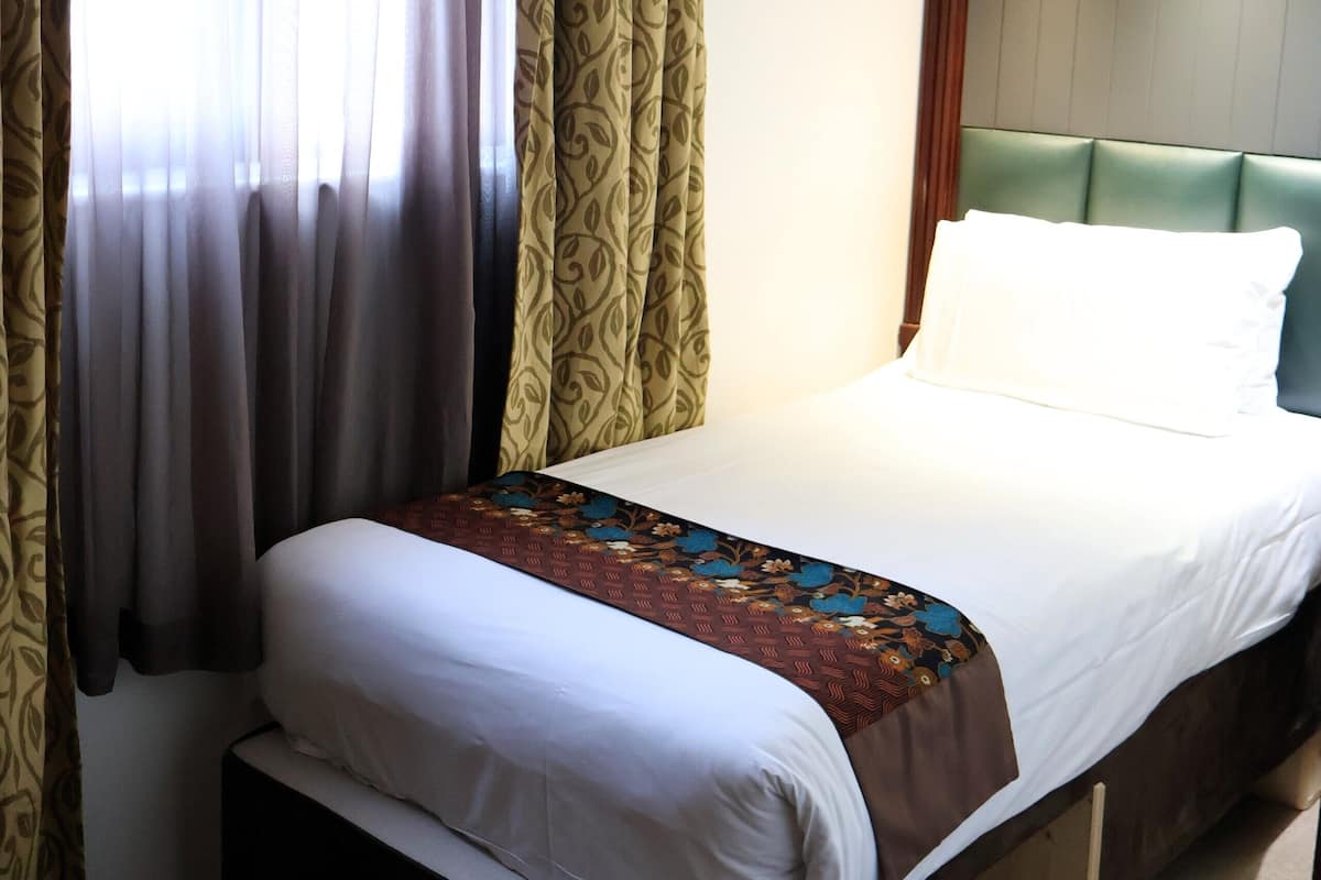 1 Schlafzimmer, Schreibtisch, Verdunkelungsvorhänge