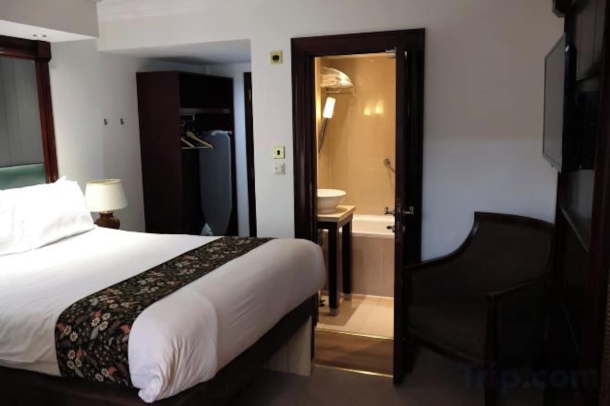 Deluxe Double Front Facing