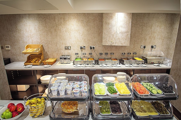 Daily buffet breakfast (GBP 15 per person)