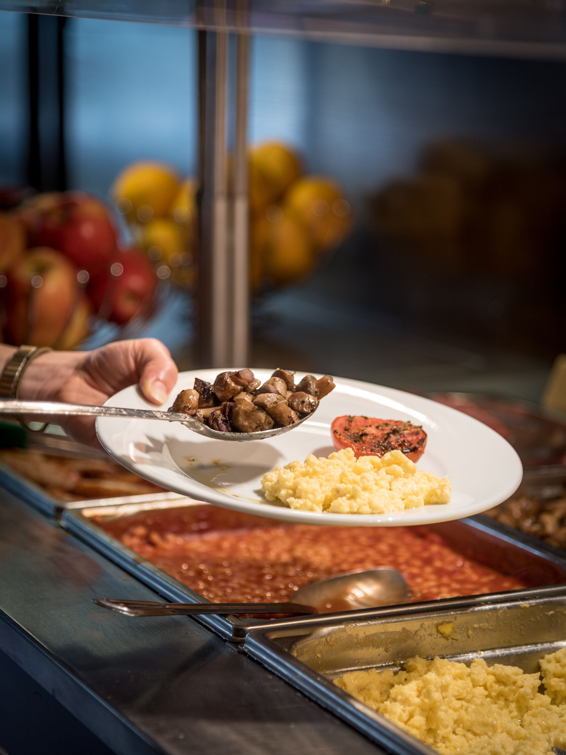 Daily English breakfast (GBP 15.00 per person)