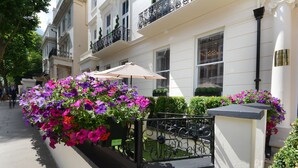 Front of property - Park Grand Lancaster Gate (London)