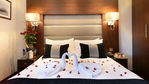 Premium bedding, in-room safe, soundproofing, iron/ironing board - Park Grand Lancaster Gate (London)