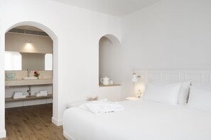 Down duvets, minibar, in-room safe, desk - The 15th Boutique Hotel (Lloret de Mar)