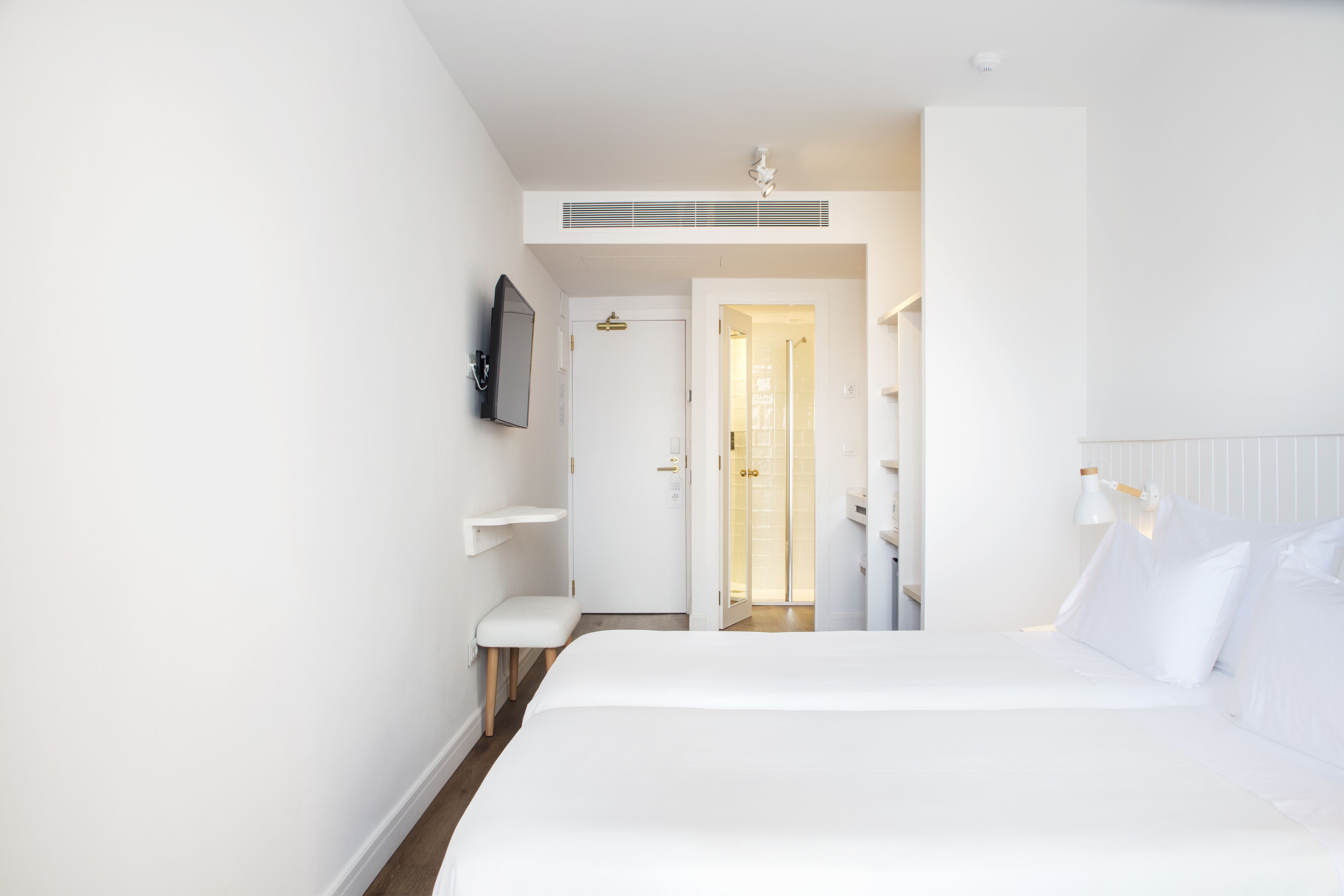 comfort double room, balcony | 1 bedroom, down duvets, minibar, in-room safe