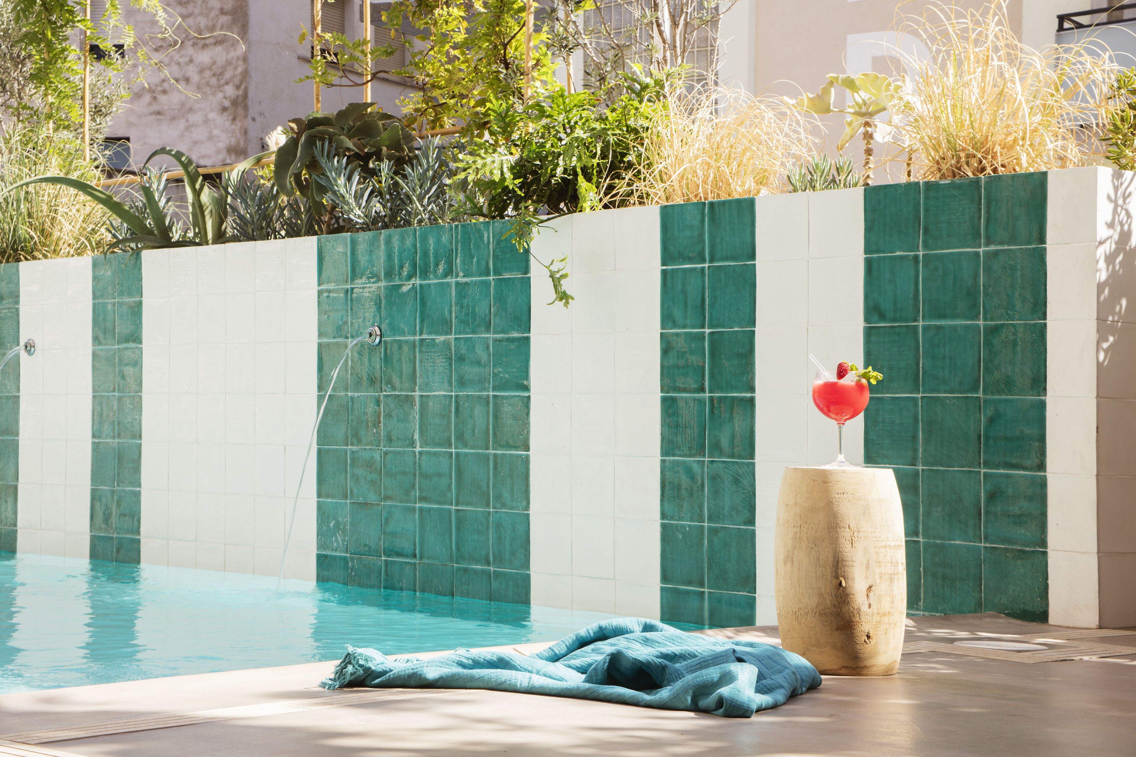 outdoor pool, pool loungers