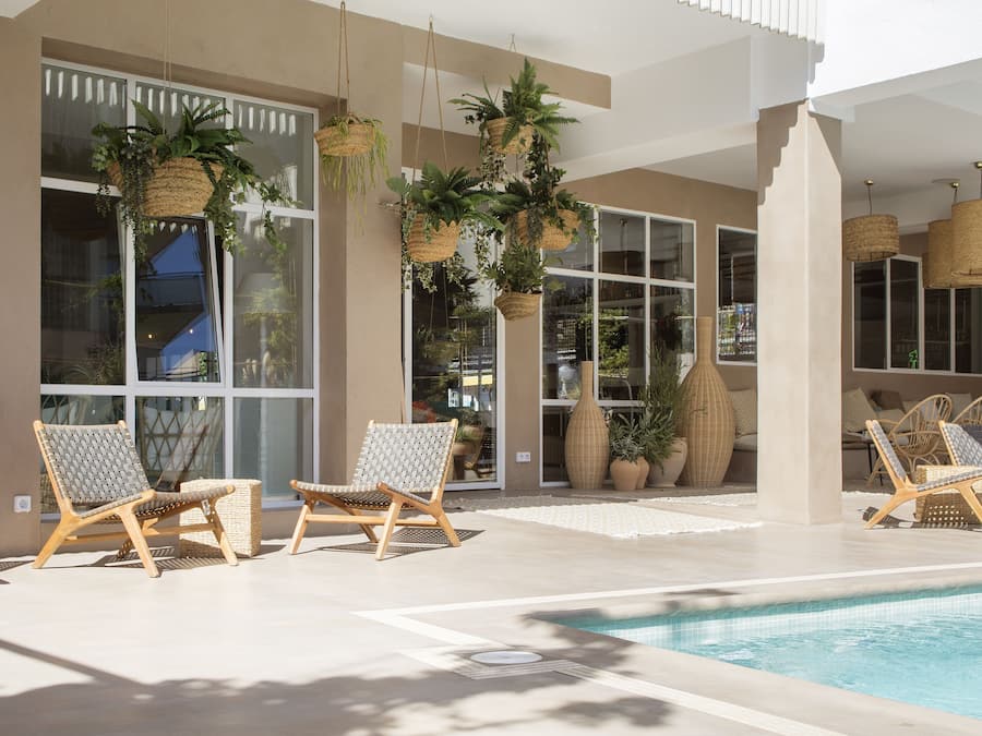 Outdoor pool, pool loungers