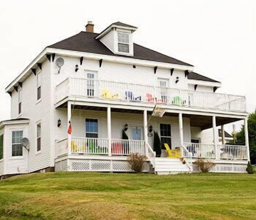 Dolan's Inn & Suites