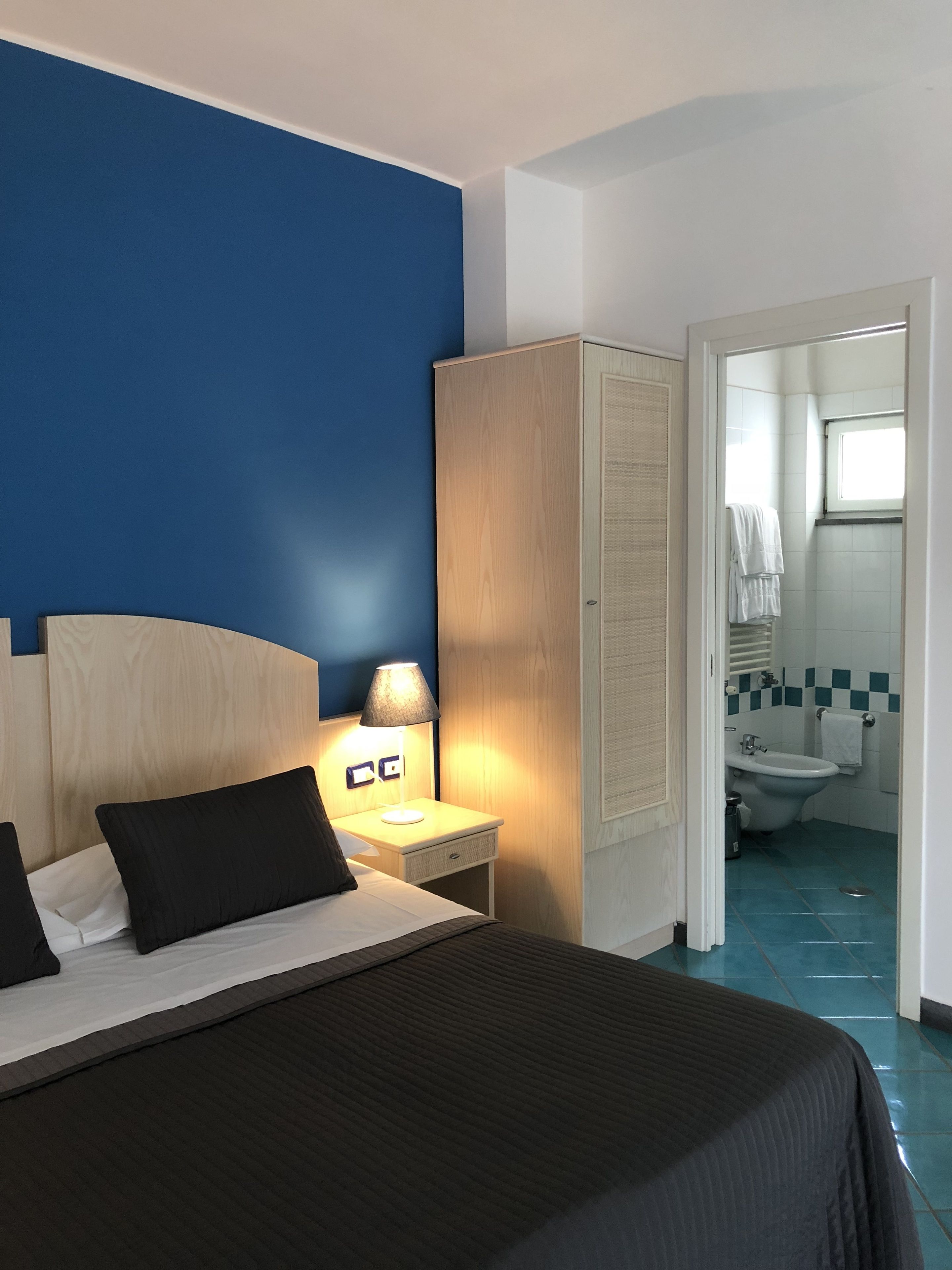 1 bedroom, in-room safe, desk, soundproofing