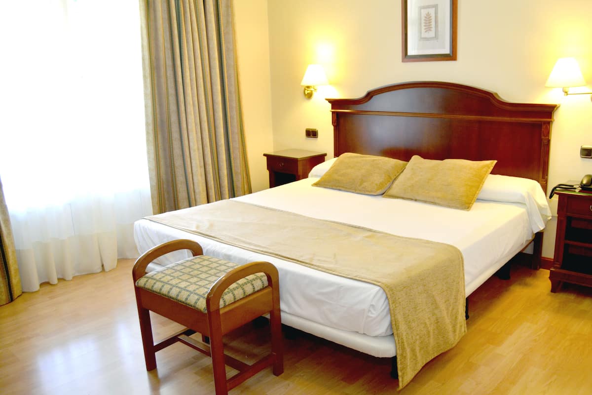 double room | in-room safe, desk, blackout curtains, rollaway beds