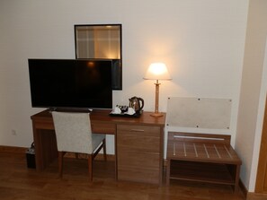 Junior Suite | Room amenity - APARTAHOTEL ROSALES (Madrid)