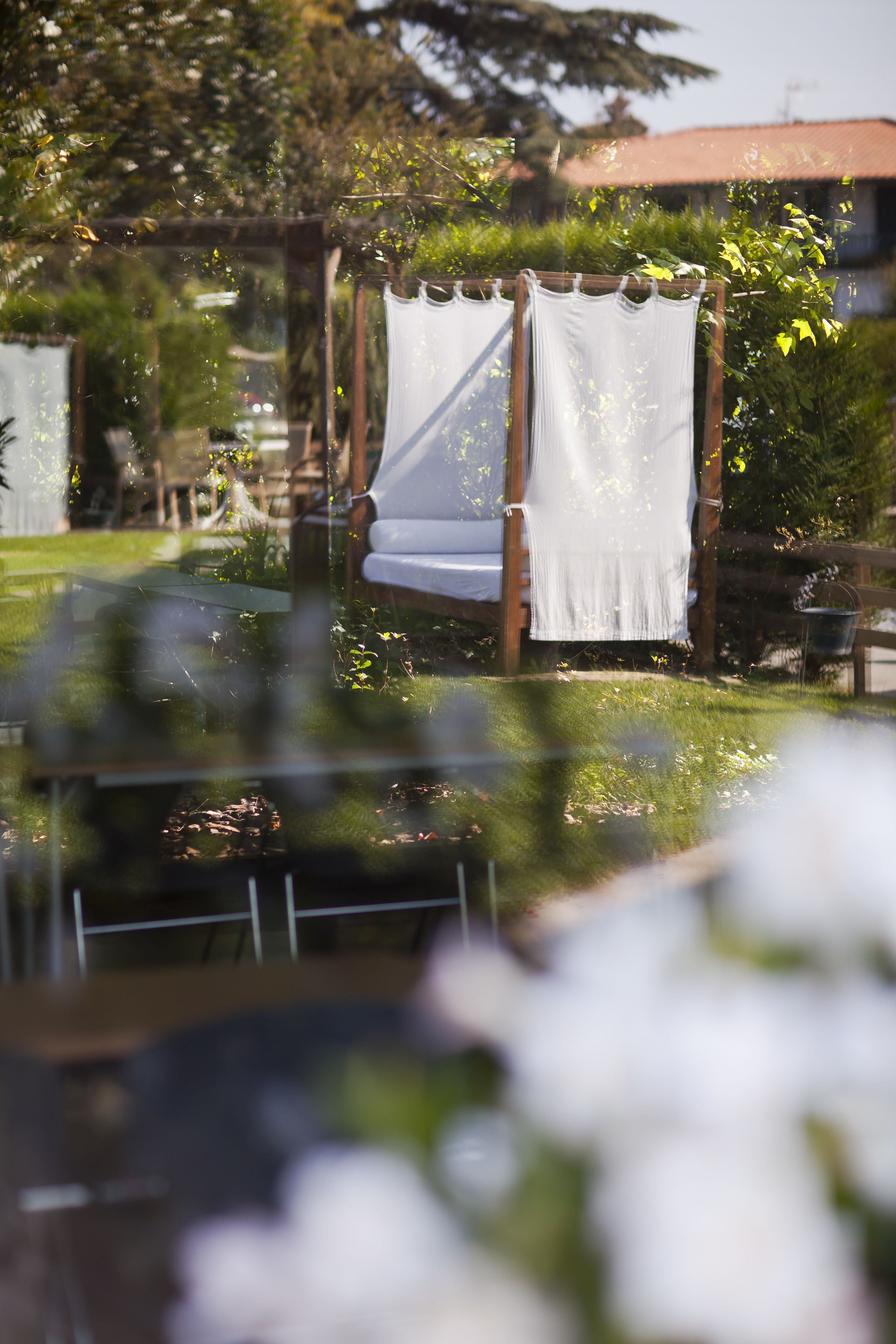 outdoor pool, pool loungers