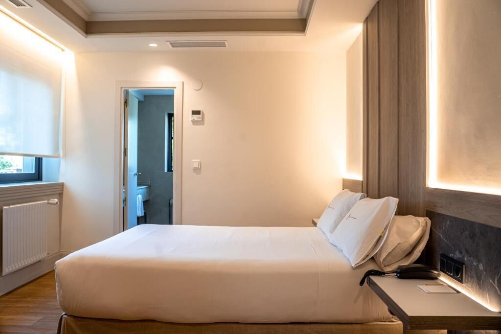 Egyptian cotton sheets, premium bedding, down duvets