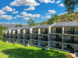 المنشأة من الخارج