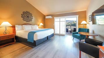 Executive Room, 1 King Bed, Patio, Golf View | Pillowtop beds, desk, laptop workspace, iron/ironing board