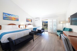 أسرّة بطبقة علوية مريحة ومكتب ومساحة عمل للكمبيوتر المحمول ومكواة/لوح كي