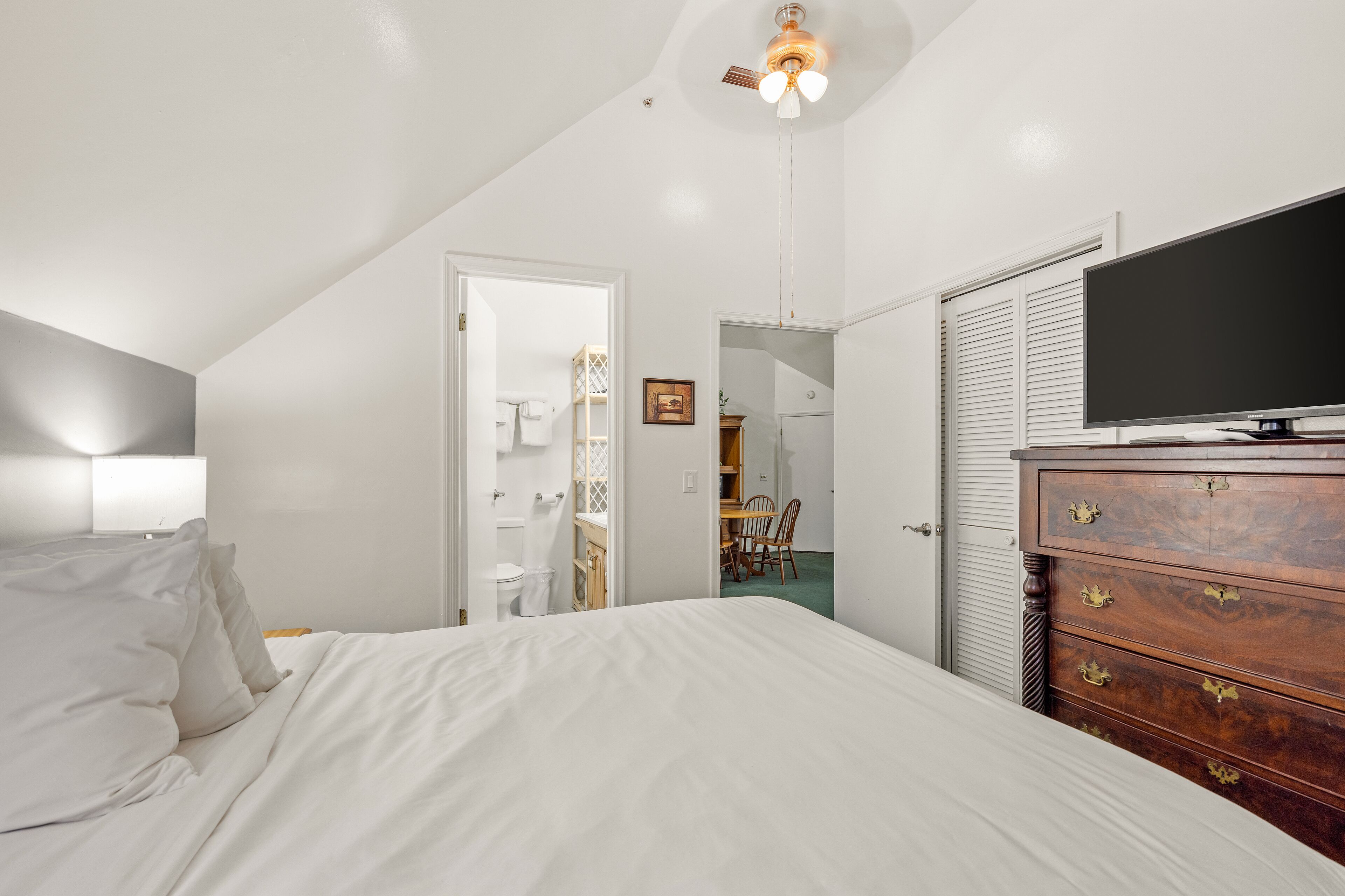 premium apartment, 2 bedrooms, non smoking | individually decorated, individually furnished, iron/ironing board