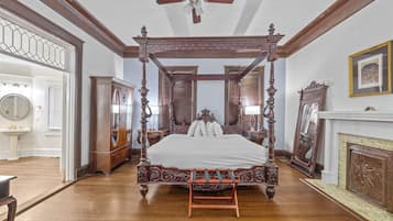 Suite, 1 King Bed, Non Smoking