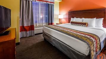 Tabla de planchar con plancha, wifi y ropa de cama