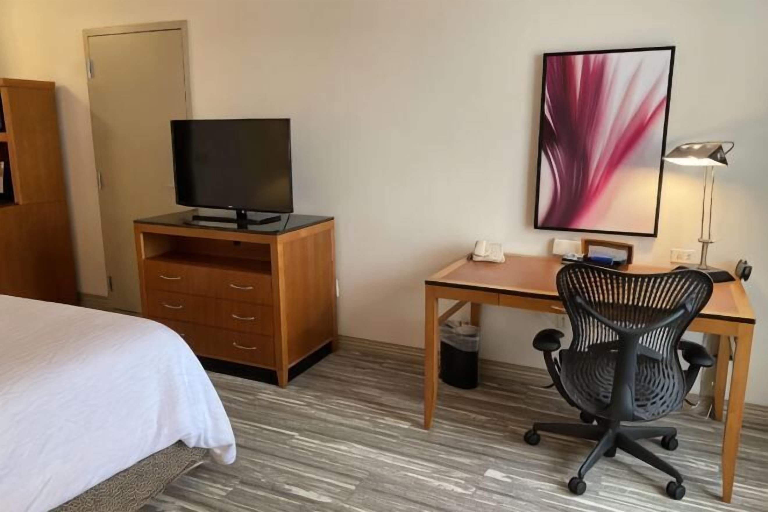 Fer et planche à repasser, lits bébé (gratuits)