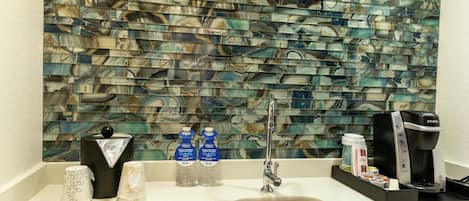 Two queens bedroom suite | Minibar
