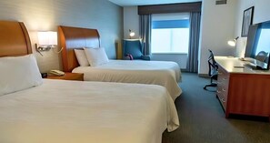 Two queens | Minibar, laptop workspace, iron/ironing board, free cribs/infant beds - Hilton Garden Inn Des Moines West (West Des Moines)