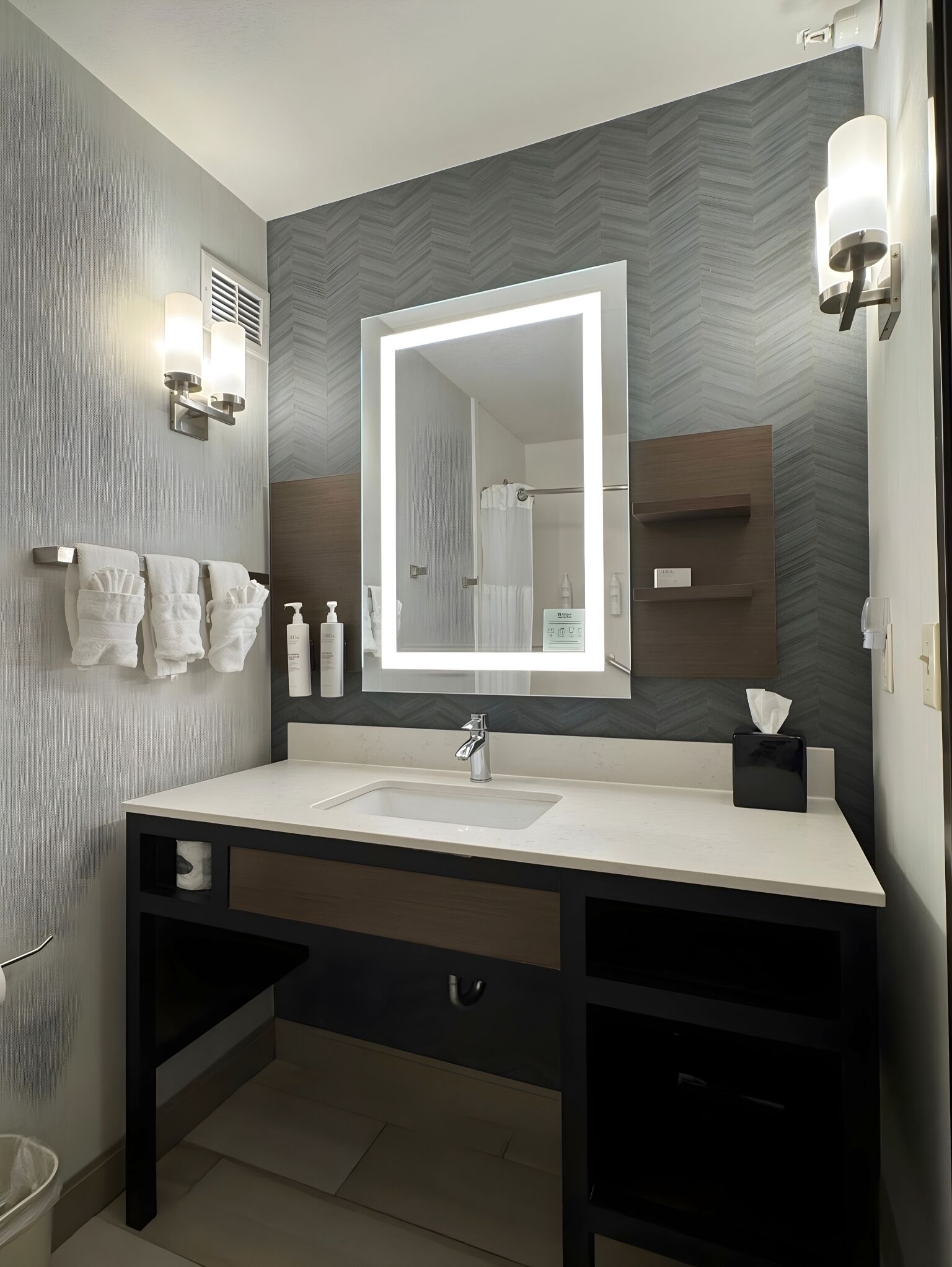 hydromassage showerhead, free toiletries, hair dryer, towels