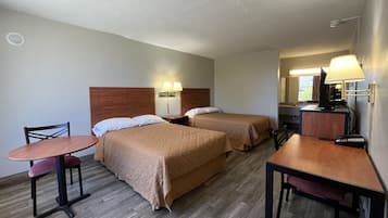 Habitación Deluxe, 2 camas dobles, no fumadores | Escritorio, espacio para trabajar con un portátil, cortinas opacas